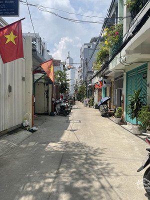 nhà bán hẻm xe tải hai bà trưng quận 3 dt: 3m x 12m giá: 8 t tl