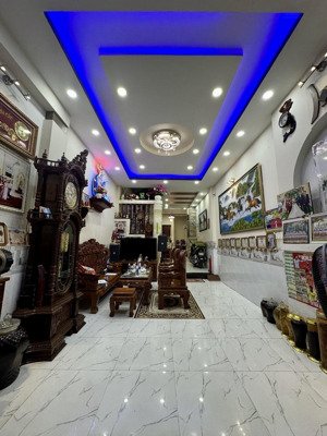 đường 8m thông tân kỳ tân quý, nhà 4 tầng - dt 4x17, giá 8.x tỷ