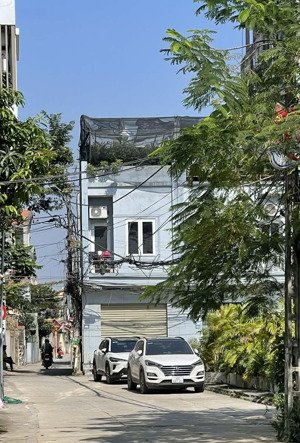 gia đình cần bán đất thôn tuân lề dt 82,6m2 mt 4.5m ô tô đỗ cửa.lh 