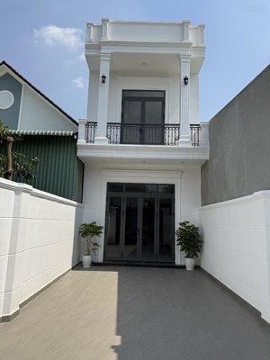 nhà trệt lầu phường phú hòa thủ dầu một gần trường tiểu học, diện tích 4,5x28 thổ cư 85m nhựa thông