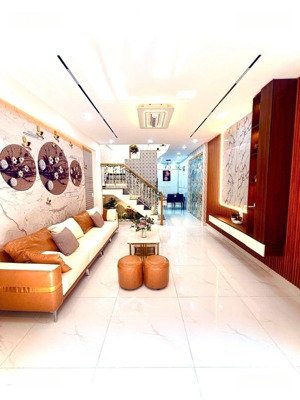 nhà mới, 48m2, 2 tầng, 2 pn, nội thất đầy đủ, ở ngay