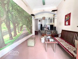 bán gấp nr định công, 5,9 tỷ, 30,3m2, 4 tầng, 2pn, 3wc, pháp lý đầy đủ. giá đầu tư.