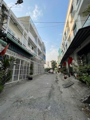 bán nhà hxh võ văn kiệt,phường an lạc (5m x 11m x 4 tầng) 6,8 tỷ tl