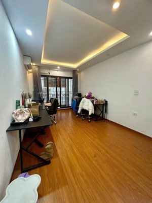 cho thuê nhà nguyên căn 5 tầng 35m2/sàn mới đẹp trên phố hồ tùng mậu, hn