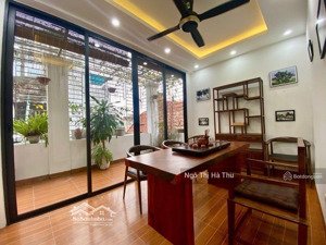 nhà dân xây - bồ đề- gần hồ trung tâm 9.x tỷ diện tích: 40m x 4 tầng