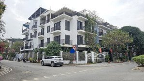 cho thuê liền kề lô góc eden rose 124m 4 tầng mặt tiền 21m gần cv chu văn an