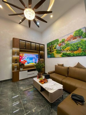 nhà đẹp ở luôn minh khai, hai bà trưng 30/39m, 5 tầng, mt 4.3m, giá 8.38.