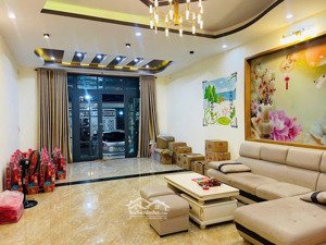 bán nhà hiếm nở hậu 9m - đường trước nhà 10m - xe lớn tránh nhau thoải mái - tiện ích xung quanh