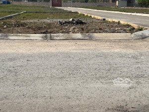 siêu đẹp lô góc 2 mặt tiền, đường thông 2 ô tô tránh 100m2, giá 3,5 tỷ có tl nhẹ