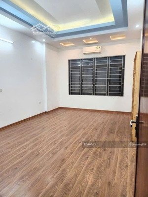 cho thuê nhà nguyên căn khu 918 phúc đồng, gần sân golf , aeon mall 60m2 3pn đủ đồ 11 triệu/th