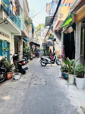 bán nhà mới full nội thất hồ thị kỷ quận 10 3 tầng hẻm 6m thông giá 4 tỷ