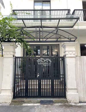 cần tiền bán nhà 4 tầng 75m2 giảm giá sốc gần 1 tỷ giá chào mới 12,18 tỷ.tại thượng thanh long biên