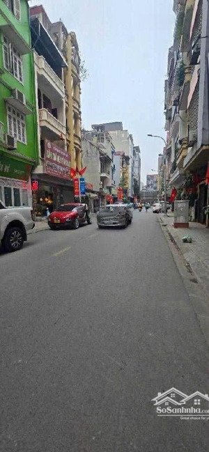 phân lô hoàng cầu - ô tô tránh - gara 2 ô tô - kinh doanh - thang máy - sổ hoa hậu