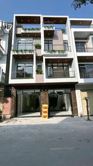 7724 bán nhà 1 trệt 2 lầu kdc bình chuẩn, thuận an - đường 13m, có sân ô tô, 4pn, shr, hỗ trợ nh