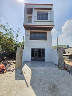 nhà 1 trệt 1 lửng 1 lầu 73m gần khu hành chính, phường dĩ an, tp dĩ an