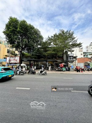 siêu rẻ mt đinh tiên hoàng quận 1 - dt 15 x 40m - cn 400m2 - có ctxd 1 hầm - 10 tầng - giá 100 tỷ