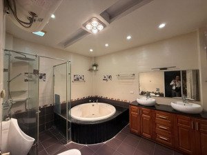 mặt ngõ tức mạc phố trần hưng đạo hoàn kiếm, dt 115m2 8 tầng + 1 tum mặt tiền 7,5m giá 65tỷ