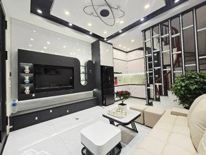 bán nhà khâm thiên 33m 5 tầng ngõ thông gần phố, full nội thất