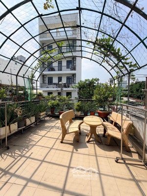 mặt tiền 4 tấm - có thang máy - ngay lê văn quới nối dài - dt 4x28m - chỉ 11 tỷ nhỉnh