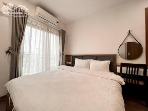 Cho thuê căn hộ 2PN, rộng 75m2 tại Đào Tấn, Ba Đình, đầy đủ nội thất đẹp, hiện đại