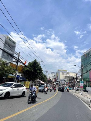 hiếm nhà mặt tiền kha vạn cân linh trung, 120m² sân rộng 60m², kinh doanh đa ngành, giá tốt 10.7 tỷ