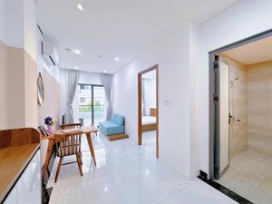 căn hộ 1 phòng ngủ có ban công rộng rãi đầy đủ nội thất cao cấp - bình thạnh