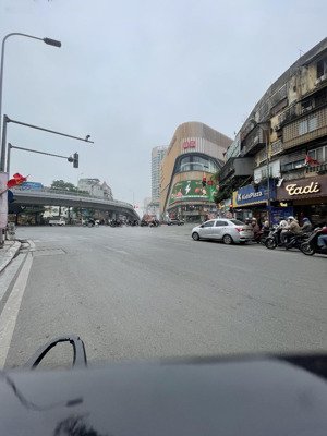 bán nhà mặt phố tại cầu giấy 989,9 tỷ, 850m2, 11 tầng, mặt tiền 40m dòng tiền ~4 tỷ/năm, hot