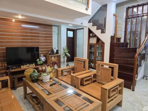 nguyễn hoàng bán 2 căn nhà 2 tầng sát đường sổ đỏ riêng từng sổ có bán lẻ từng căn .