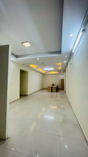 cho thuê chung cư b.i.g tower 18 phạm hùng 125m2. 3 ngủ 2 vs. đồ cơ bản. 15tr/th. 