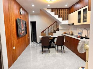 bán nhà thuỵ khuê, tây hồ - 4 tầng 18m2 - giá 5.2 tỷ ( có thương lượng )