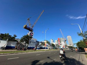 bán 3 lô liền kề 270m2 đường vương thừa vũ ra biển 200m được xây cao tầng đối diện dự án sun group