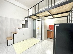 gác lửng tiện nghi, cửa sổ cho thuê ngắn hạn đường độc lập gần chợ tân hương tân phú