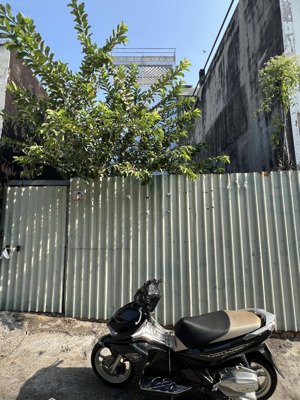 4.9 tỷ tl - 57m2 - ngang 5.1m - hẻm ô tô khu phân lô đường 494 - lh: 