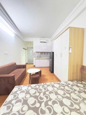 cho thuê căn hộ ngõ 1 đình thôn, tầng 2 khép kín 25 m2 nội thất đầy đủ chỉ xách vali vào ở.