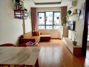 cần bán căn góc 2n2vs, 2 mặt thoáng. ban công mát cc thái hà bộ công an. giá 5,5 tỷ