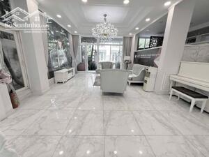 cho thuê biệt thự HỒ BƠI riêng tại Phú Mỹ Vạn Phát Hưng, DT: 11x 21m (hầm, trệt, 2 lầu)