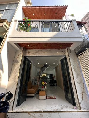 nhà đẹp 2 tầng hưng phú, q8 giáp q1 full nội thất vào ở ngay