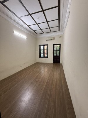 chính chủ cho thuê nhà mặt phố số 110 trường chinh, hà nội. lh chị hoa
