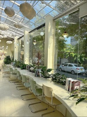 sang nhượng toàn bộ quán cafe căn góc 2 mặt tiền đặng thuỳ trâm-bình thạnh, cách đh văn lang 300m