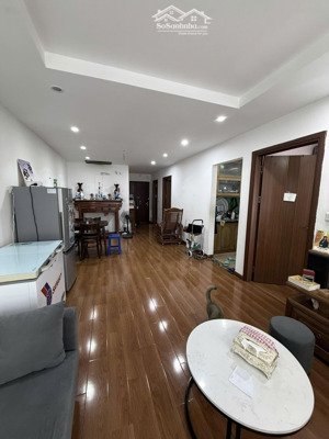 cần bán căn hộ 80m2 2 phòng ngủ 2wc, giá 5,8 tỷ. lh: 