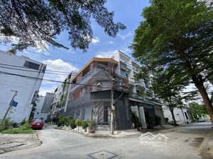 bán gấp căn góc 3 tầng- dt 4,5x 15- giá 6,2 tỷ - xe hơi quay đầu - đường đào tông nguyên- nhà bè