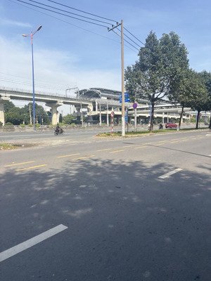 siêu hiếm, nhà 113m2, ngang khủng 11m trung tâm hiệp phú, cách xa lộ hà nội 100m - chỉ 6tỷ5