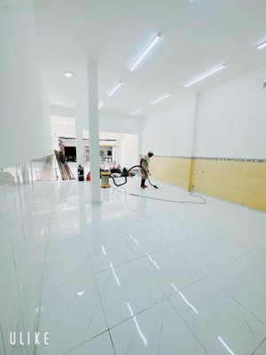 cho thuê toà nhà mới 100% mặt tiền 86 tân quý - 4 tầng và 10 phòng. 5.5m x 22m giá 40 triệu
