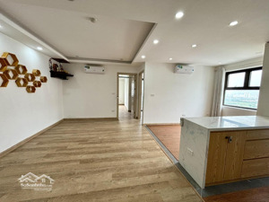 em cần bán căn 3 phòng ngủ ruby3 phúc lợi, long biên. căn góc 70m2 thoáng mát.