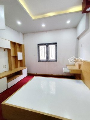 chợ phú lâm_ tân hòa đông q6 _4 tầng _ 5pn _ ô tô vào nhà _ kết cấu cứng cáp.