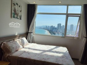 cần tiền bán căn hiếm góc 74 76m2, nt mới 95% view biển+phố đẹp tại mường thanh số 4 trần phú