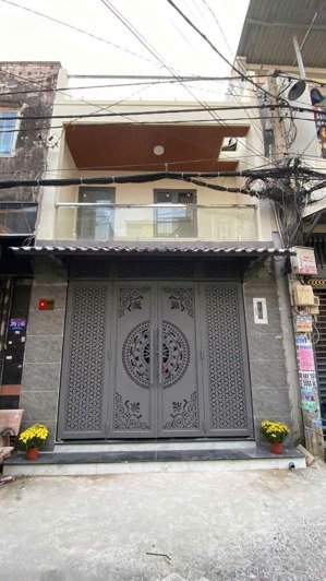 nhà 2 tầng ngay chợ bình thành dt :4 x 9 giá nhỉnh 3 tỷ - 3pn .2vs