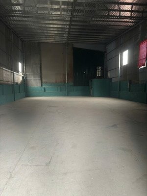 cho thuê kho xưởng 280m cao ráo,xe 8-10 tấn đỗ cửa giá chỉ 15triệu/tháng tại vĩnh thanh,đông anh,hn