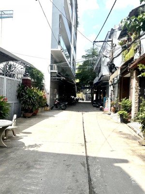 bán nhà 50m2 2tầng, hẻm xe tải, giá chỉ 4,5tỷ, ngay chợ tân hương,nguyễn suý- tân phú