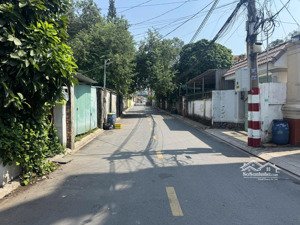 bán nhà mặt tiền đường 215 - ngay hoàng hữu nam - 5.8 x 49m - 254.4m2 - sổ vuông vức - chỉ 6 tỷ